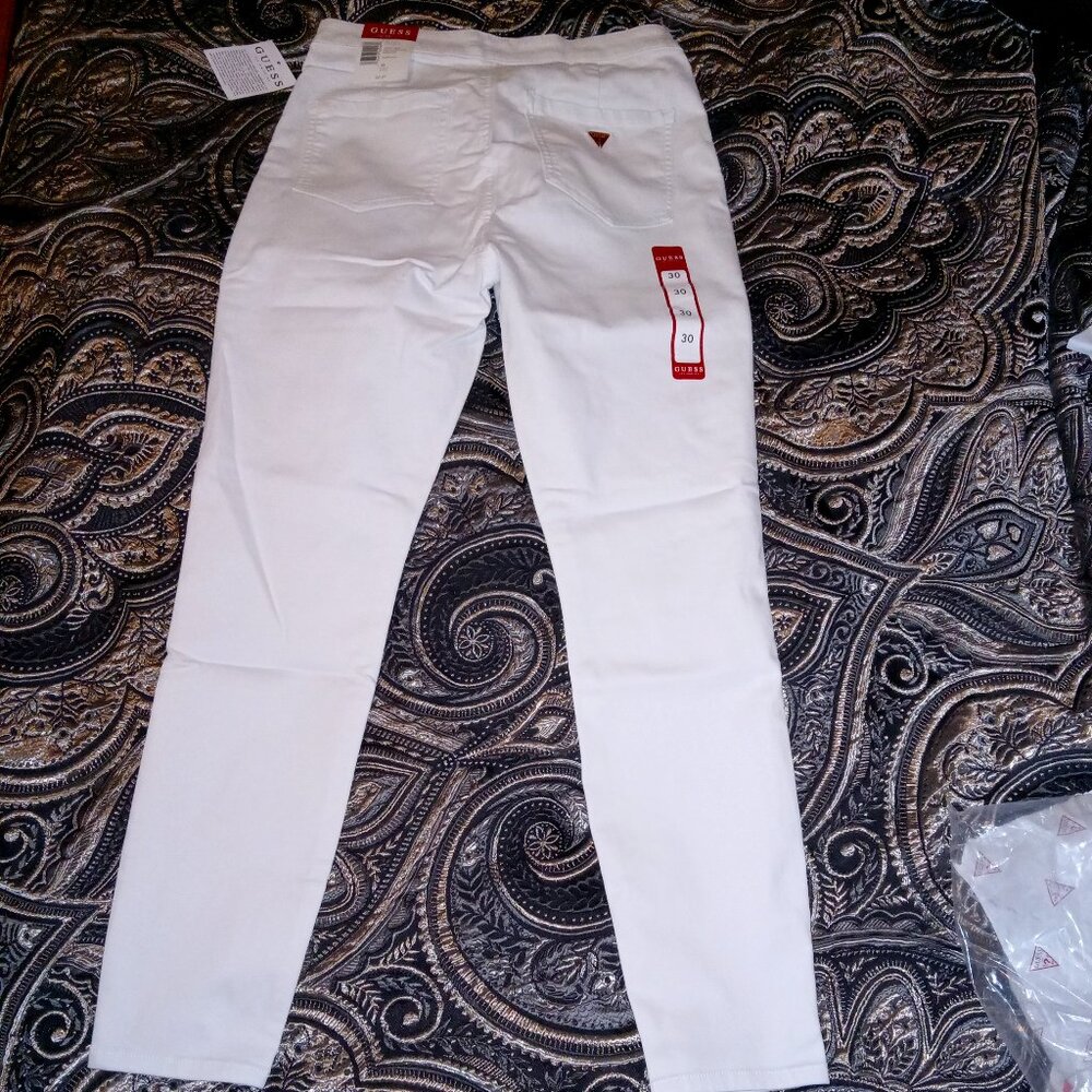 NWT Guess Nova Curvy Ultra High Waist White Jeans, size 30